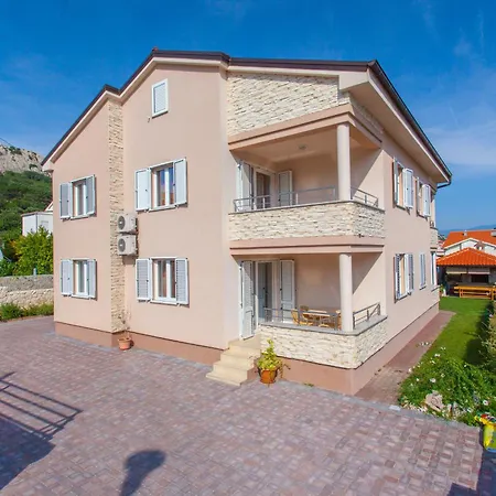 Mia 2 Baška