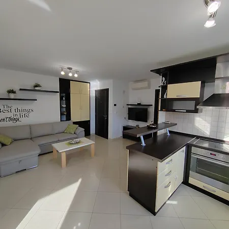 Mia 2 Apartamento