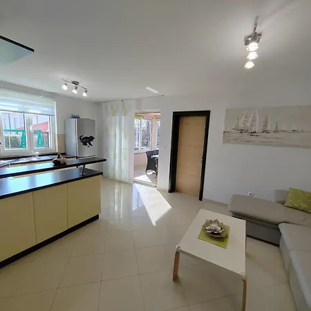 Apartment Mia 2 *